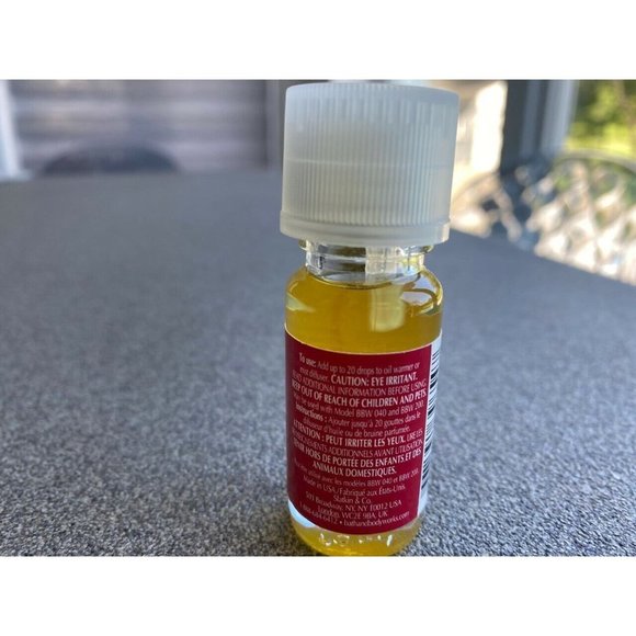 Bath & Body Works Holiday Day Wreath 9.7  ml - Picture 2 of 2